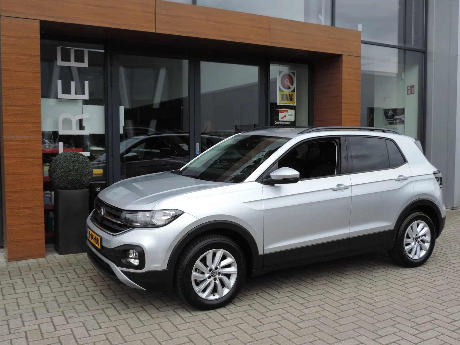 Volkswagen T-Cross (2023) — foto 1