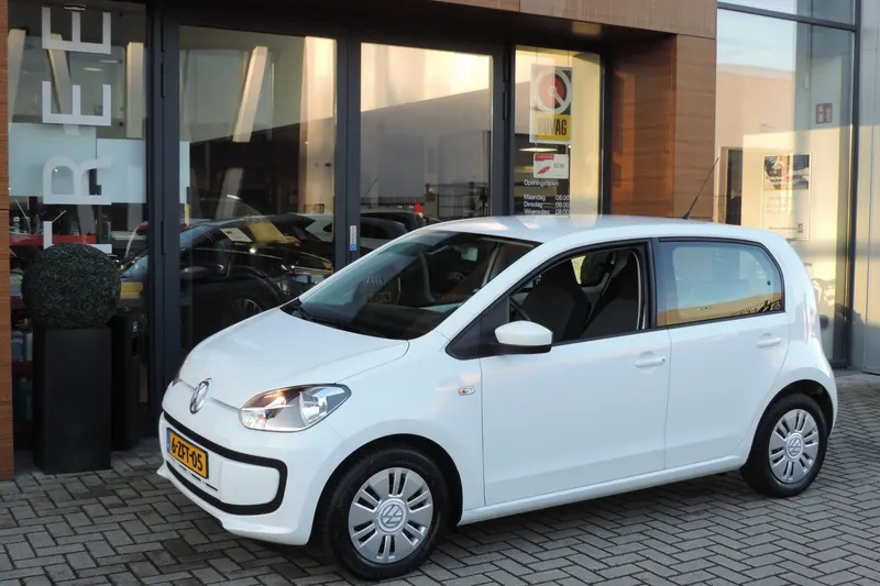 Volkswagen Up! (2015)