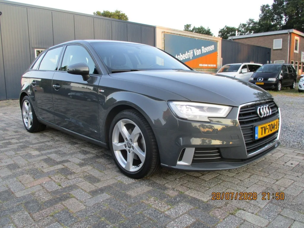 Audi A3 (2018) — foto 1