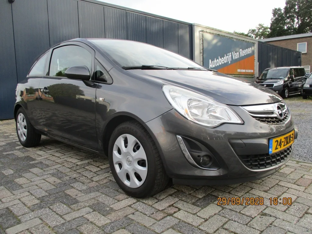Opel Corsa (2012) — foto 1