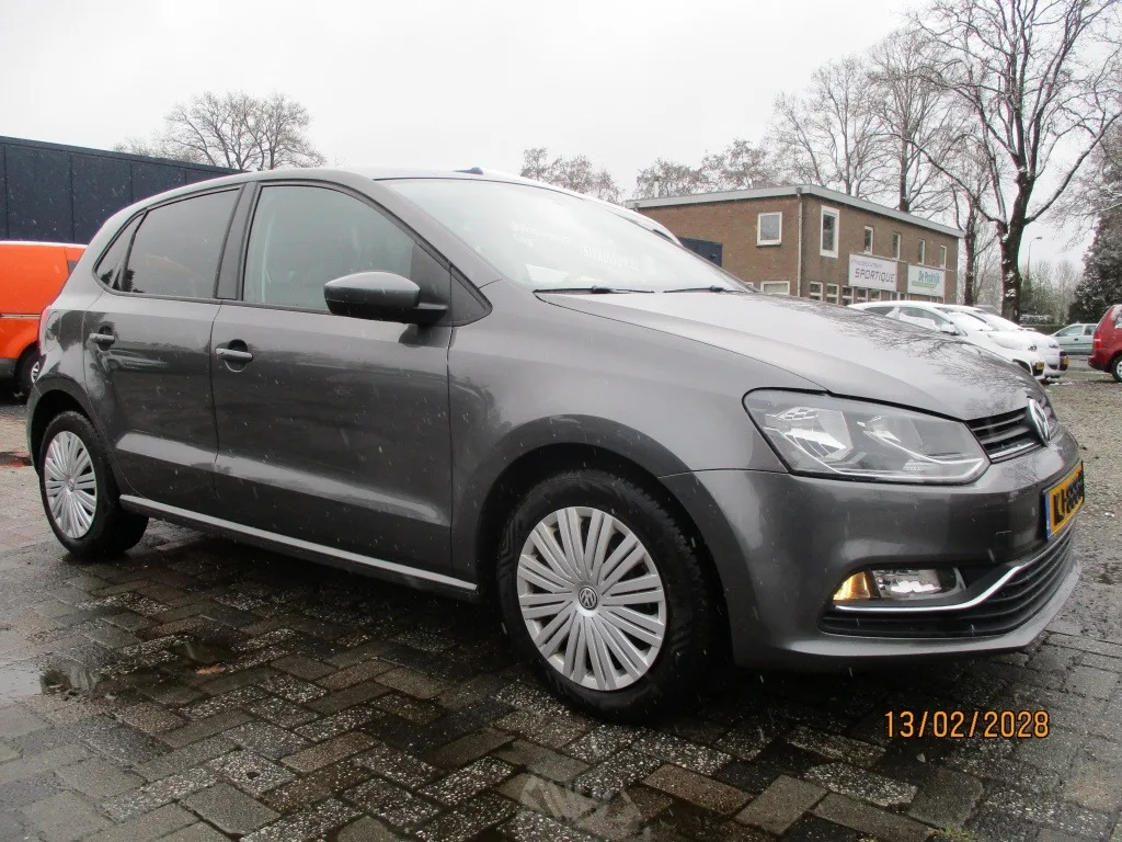 Volkswagen Polo (2016) — foto 1