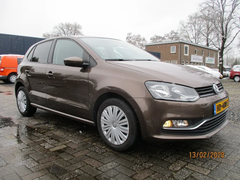 Volkswagen Polo (2016) — foto 1