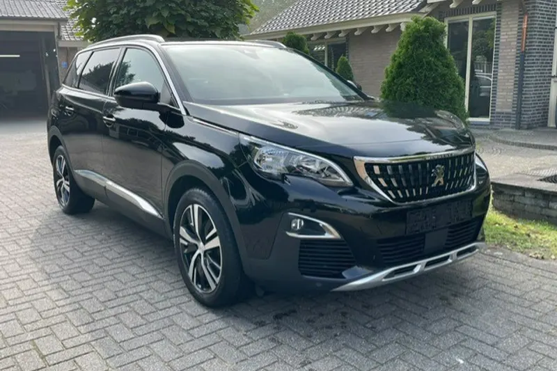Peugeot 5008 (2020)