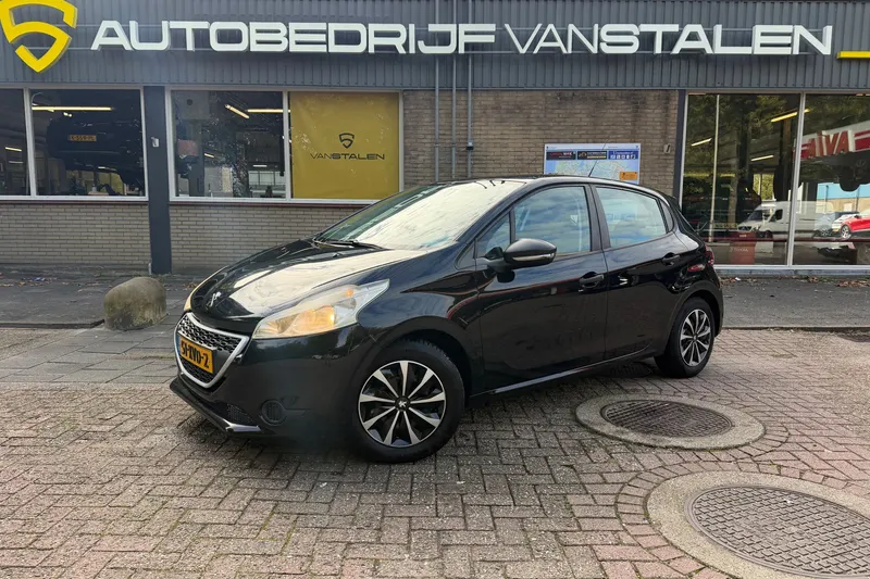 Peugeot 208 (2012)