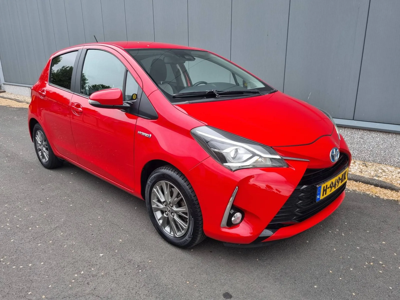 Toyota Yaris (2020) — foto 1