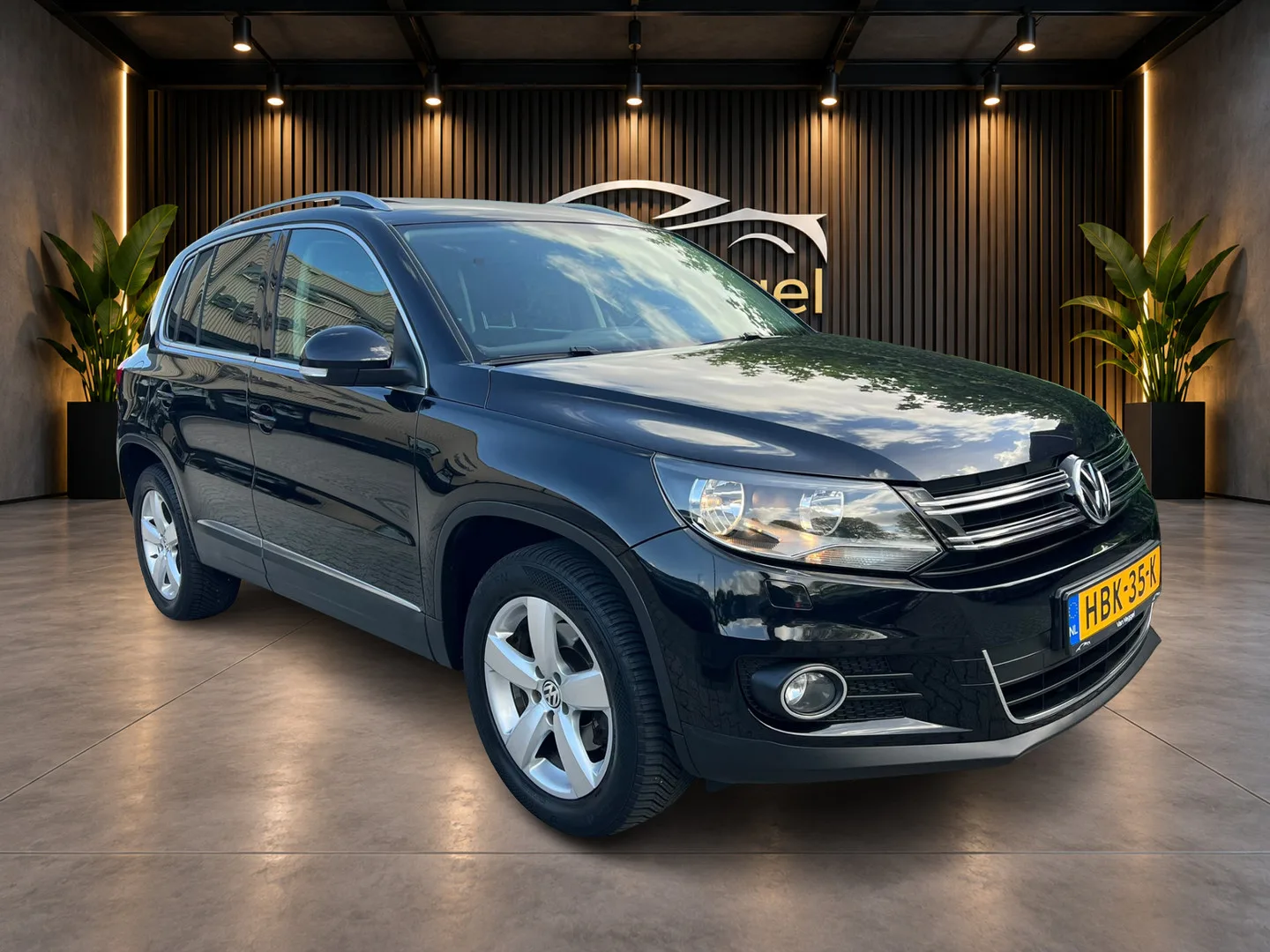 Volkswagen Tiguan (2012) — foto 1