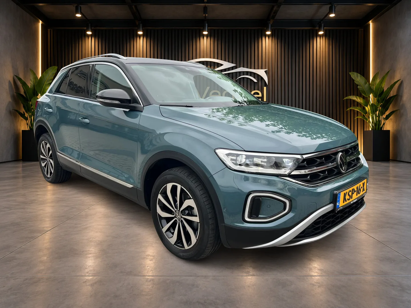 Volkswagen T-Roc (2024) — foto 1