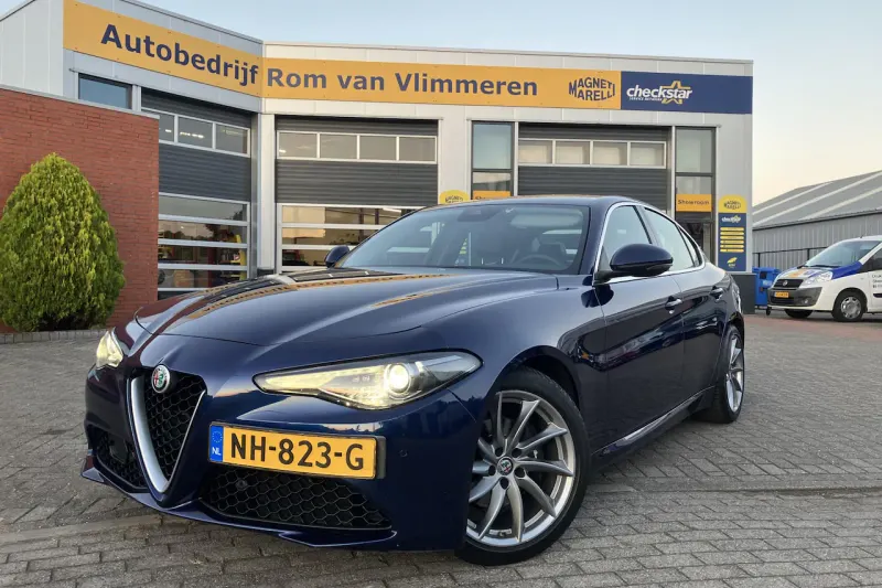 Alfa Romeo Giulia (2017)