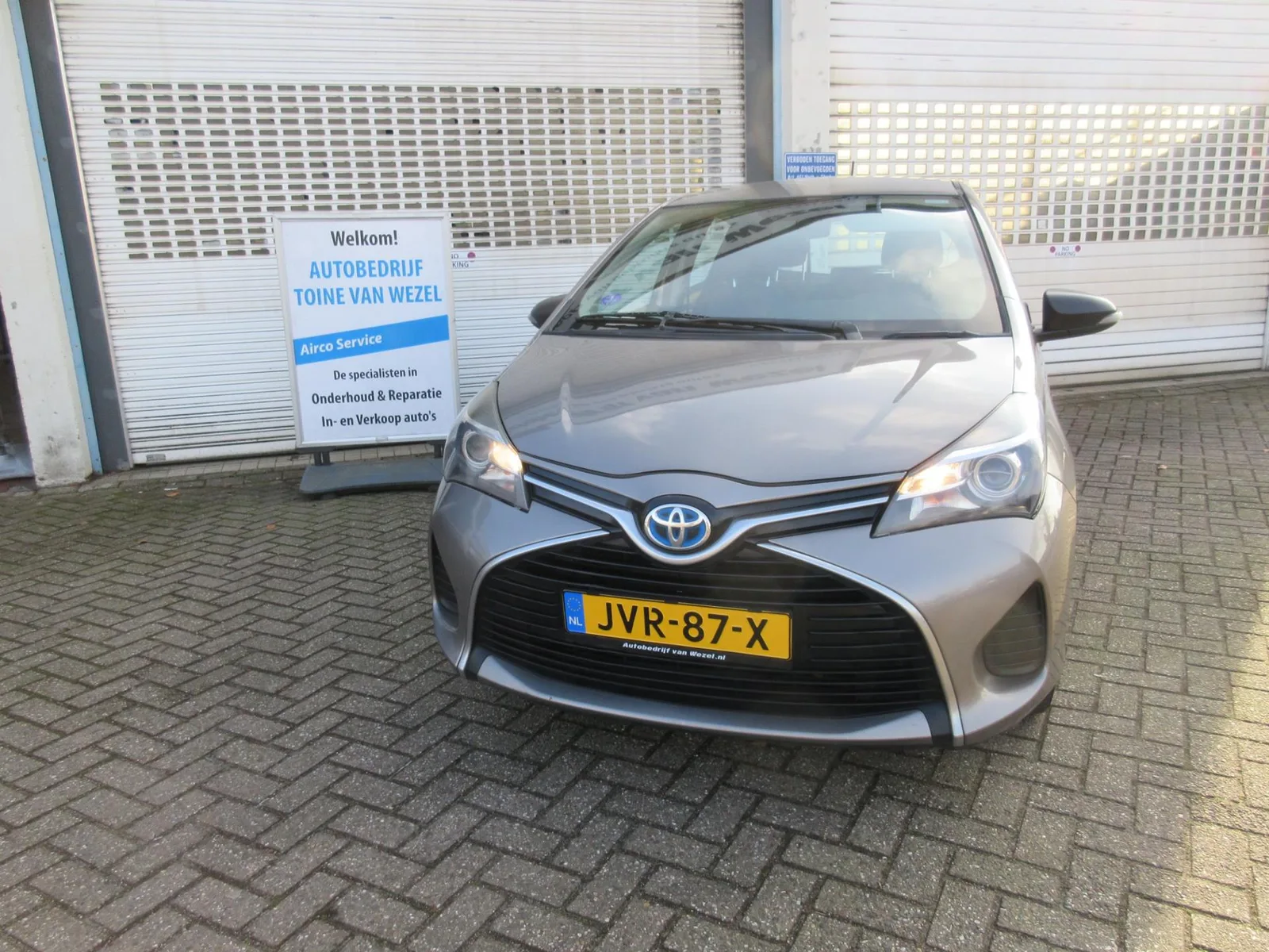 Toyota Yaris (2015) — foto 1