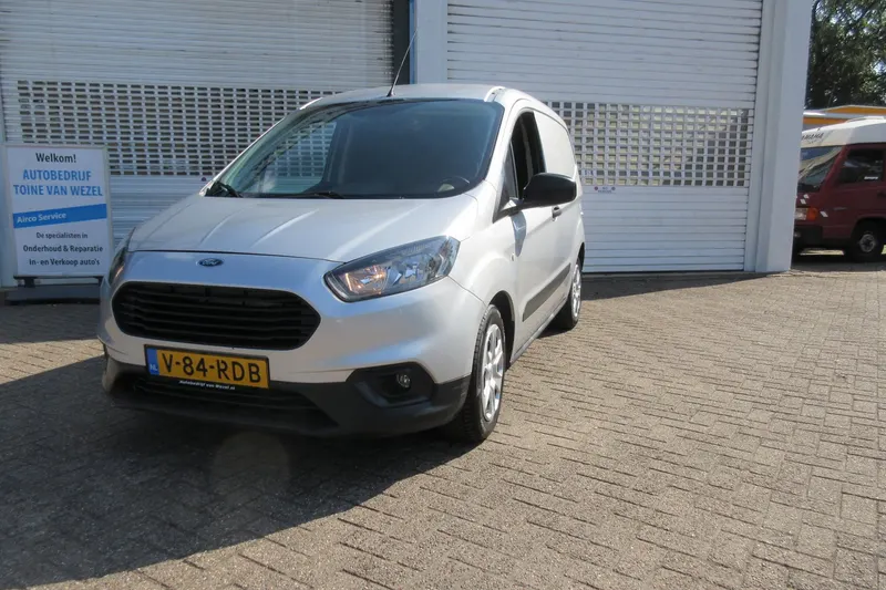 Ford Transit Courier (2022)