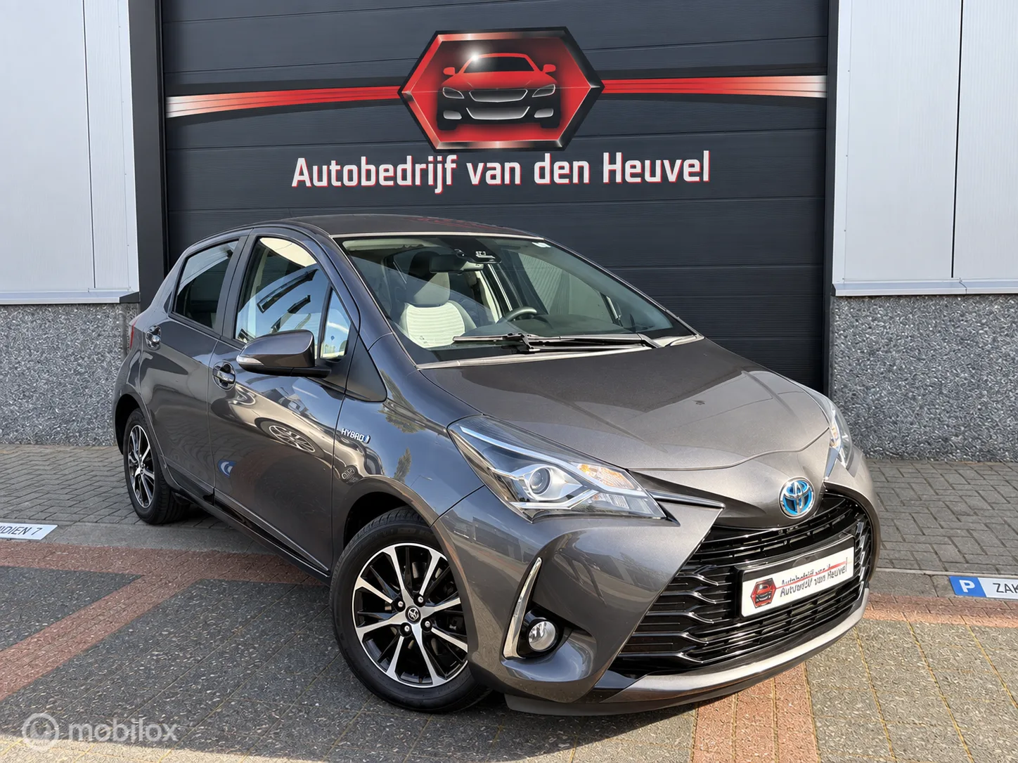 Toyota Yaris (2018) — foto 1
