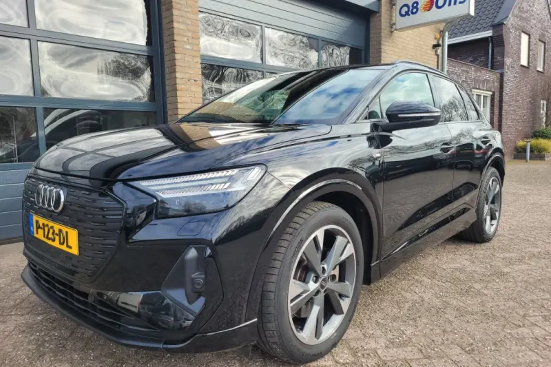 Audi Q4 e-tron (2022)