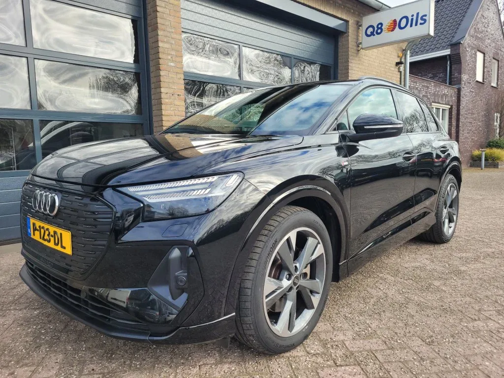 Audi Q4 e-tron (2022) — foto 1