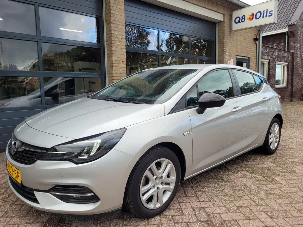 Opel Astra (2021) — foto 1