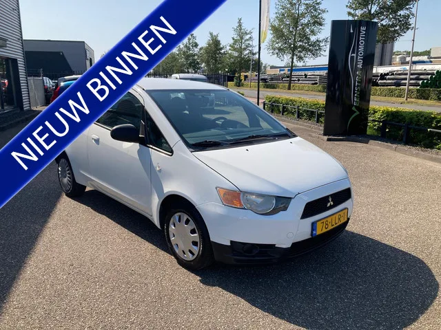 Mitsubishi Colt (2010) — foto 1
