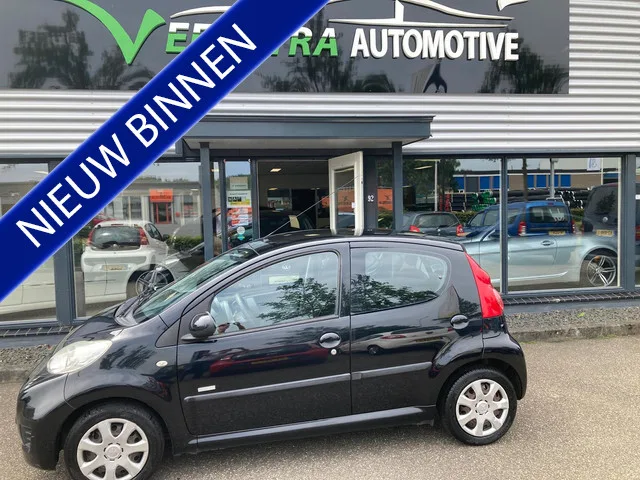 Peugeot 107 (2011) — foto 1
