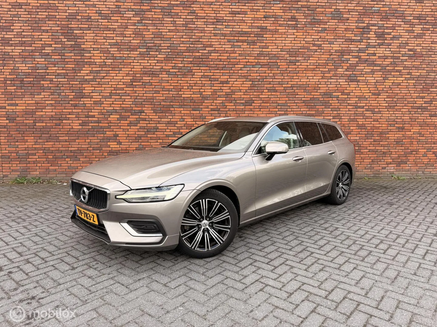 Volvo V60 (2018) — foto 1