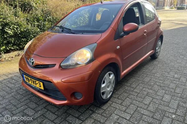 Toyota Aygo (2012) — foto 1