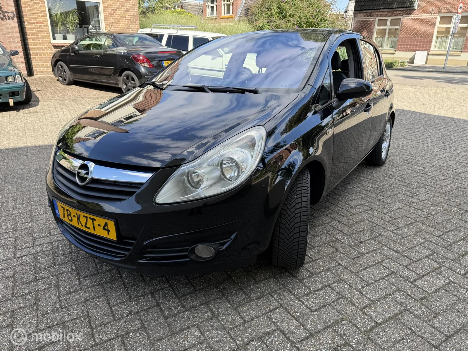 Opel Corsa (2010) — foto 1
