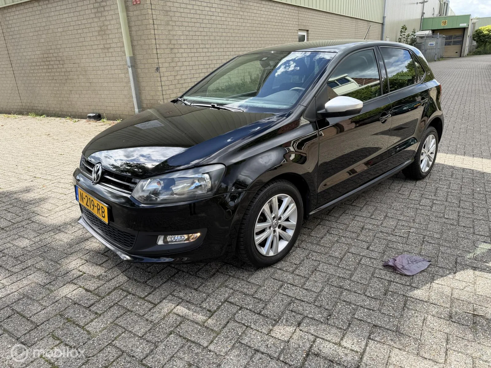 Volkswagen Polo (2013) — foto 1