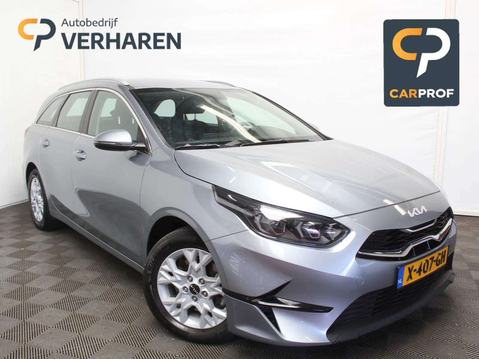 Kia Ceed Sportswagon (2023) — foto 1