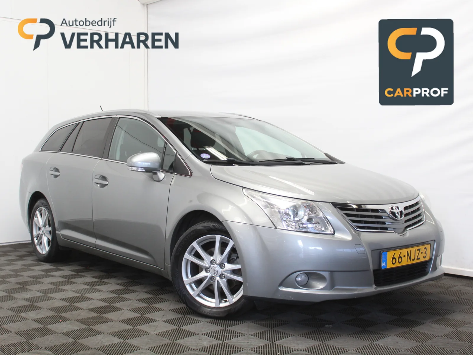 Toyota Avensis (2010) — foto 1