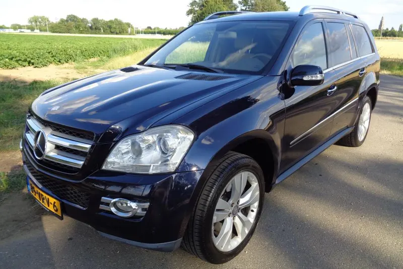 Mercedes-Benz GL-320 (2008)
