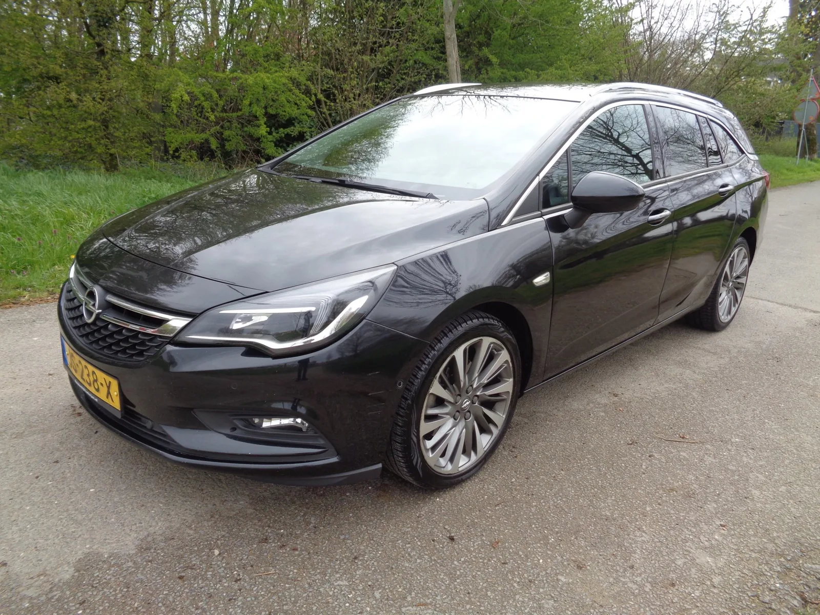 Opel Astra Sports Tourer (2016) — foto 1