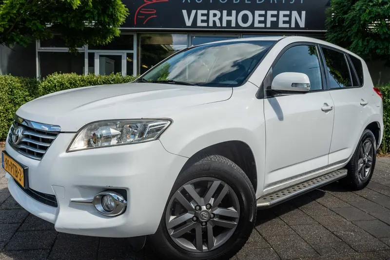 Toyota RAV4 (2011)
