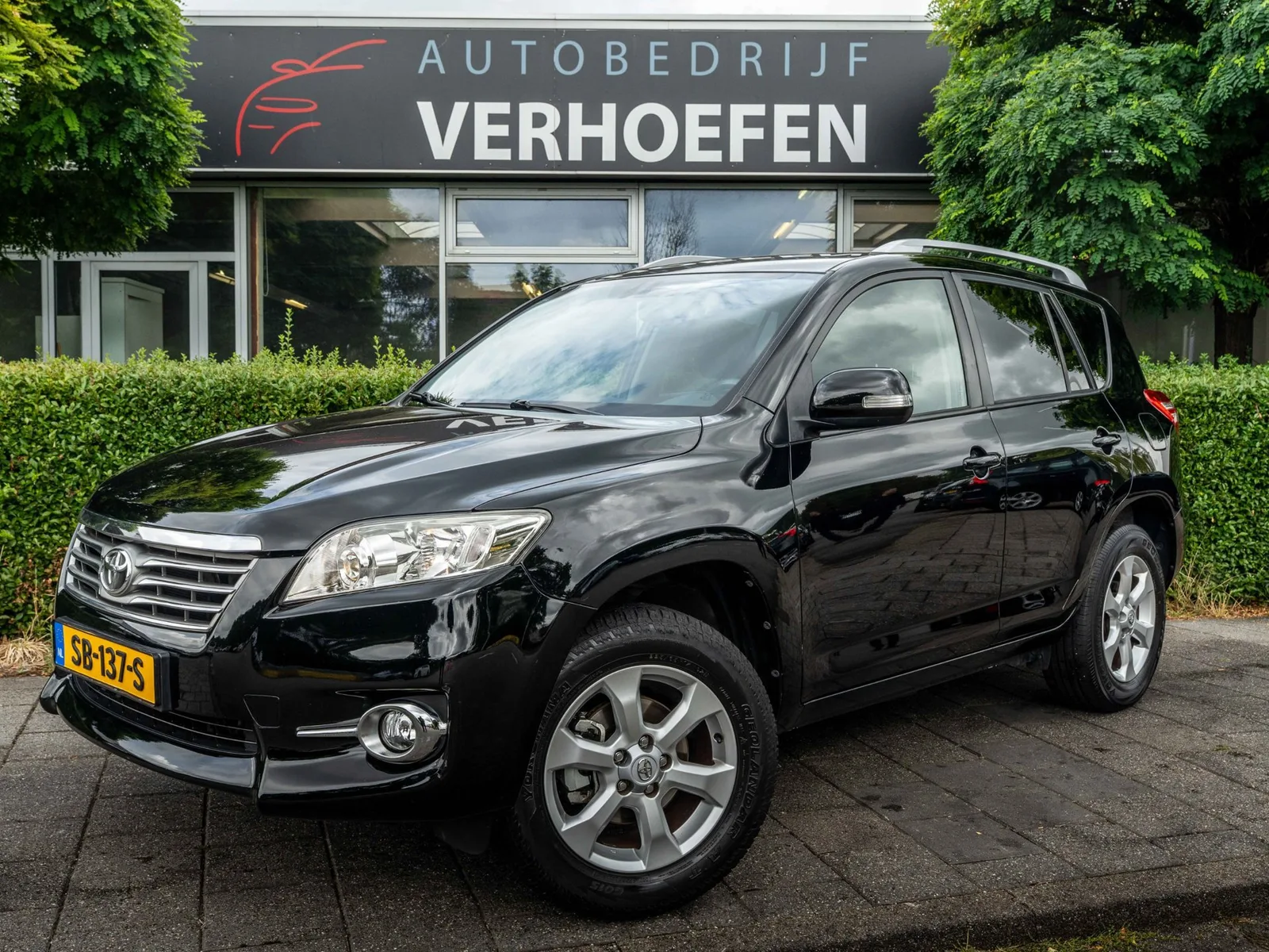 Toyota RAV4 (2011) — foto 1
