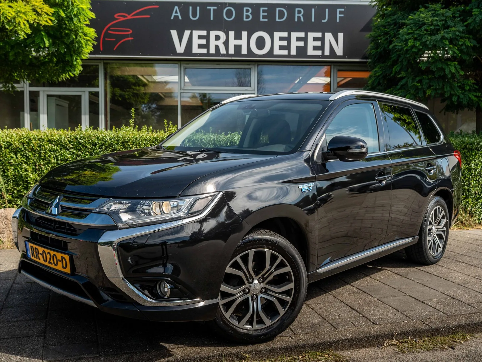 Mitsubishi Outlander (2018) — foto 1