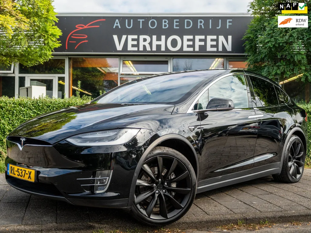 Tesla Model X (2017) — foto 1