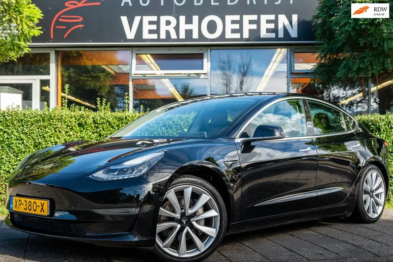 Tesla Model 3 (2019)