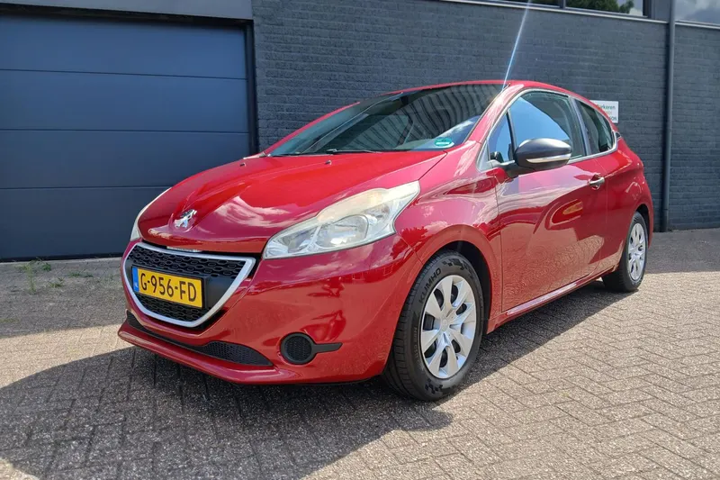 Peugeot 208 (2013)