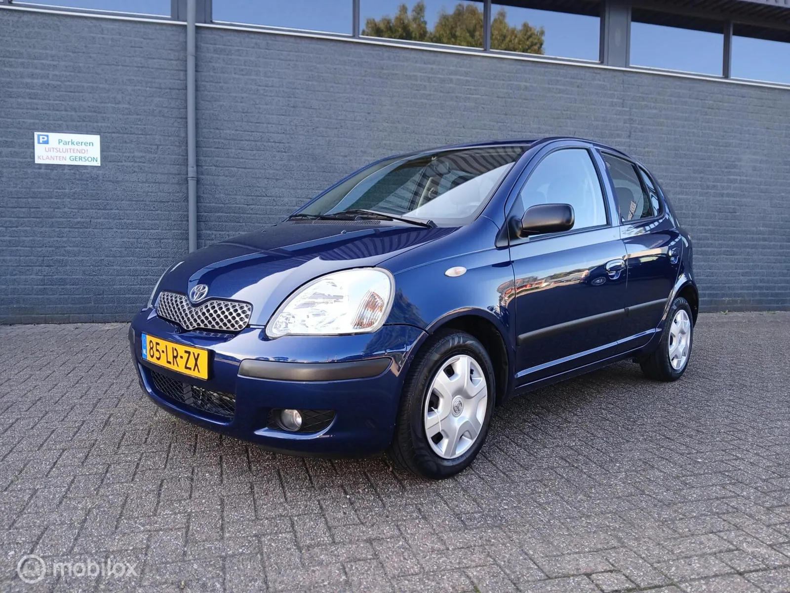 Toyota Yaris (2003) — foto 1