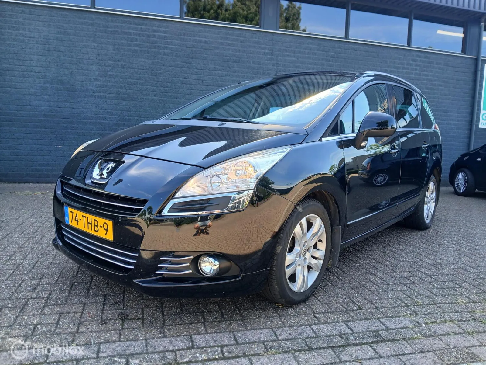 Peugeot 5008 (2012) — foto 1