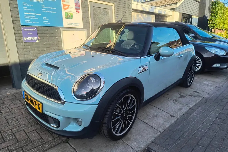 MINI Cabrio (2011)