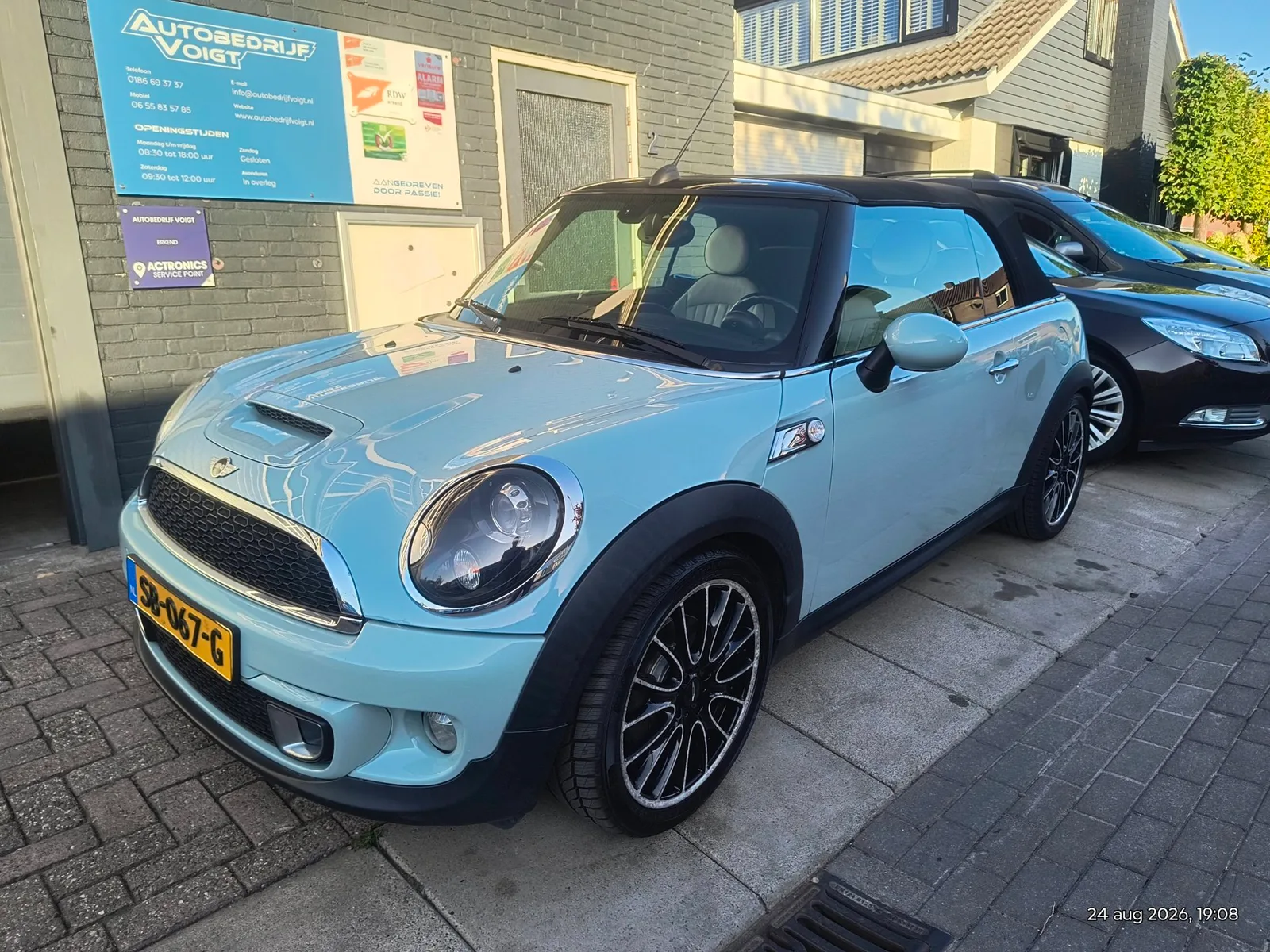 MINI Cabrio (2011) — foto 1