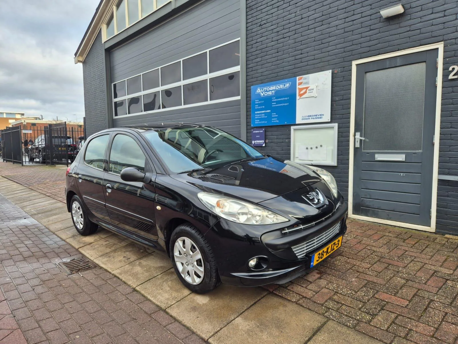 Peugeot 206 (2010) — foto 1