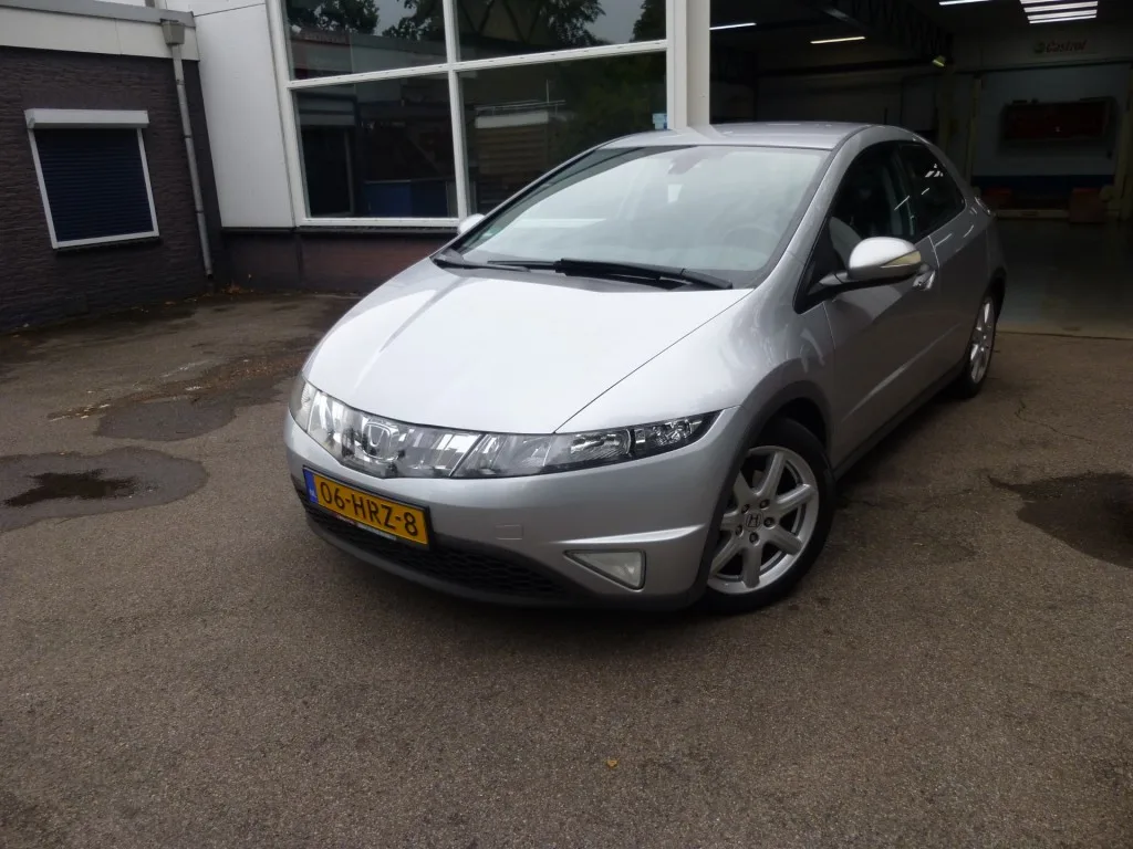Honda Civic (2009) — foto 1