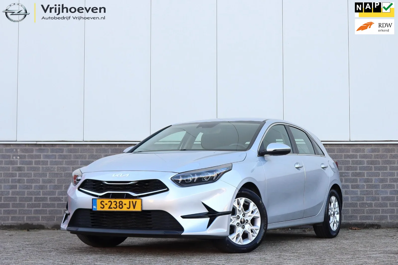 Kia Ceed (2023) — foto 1