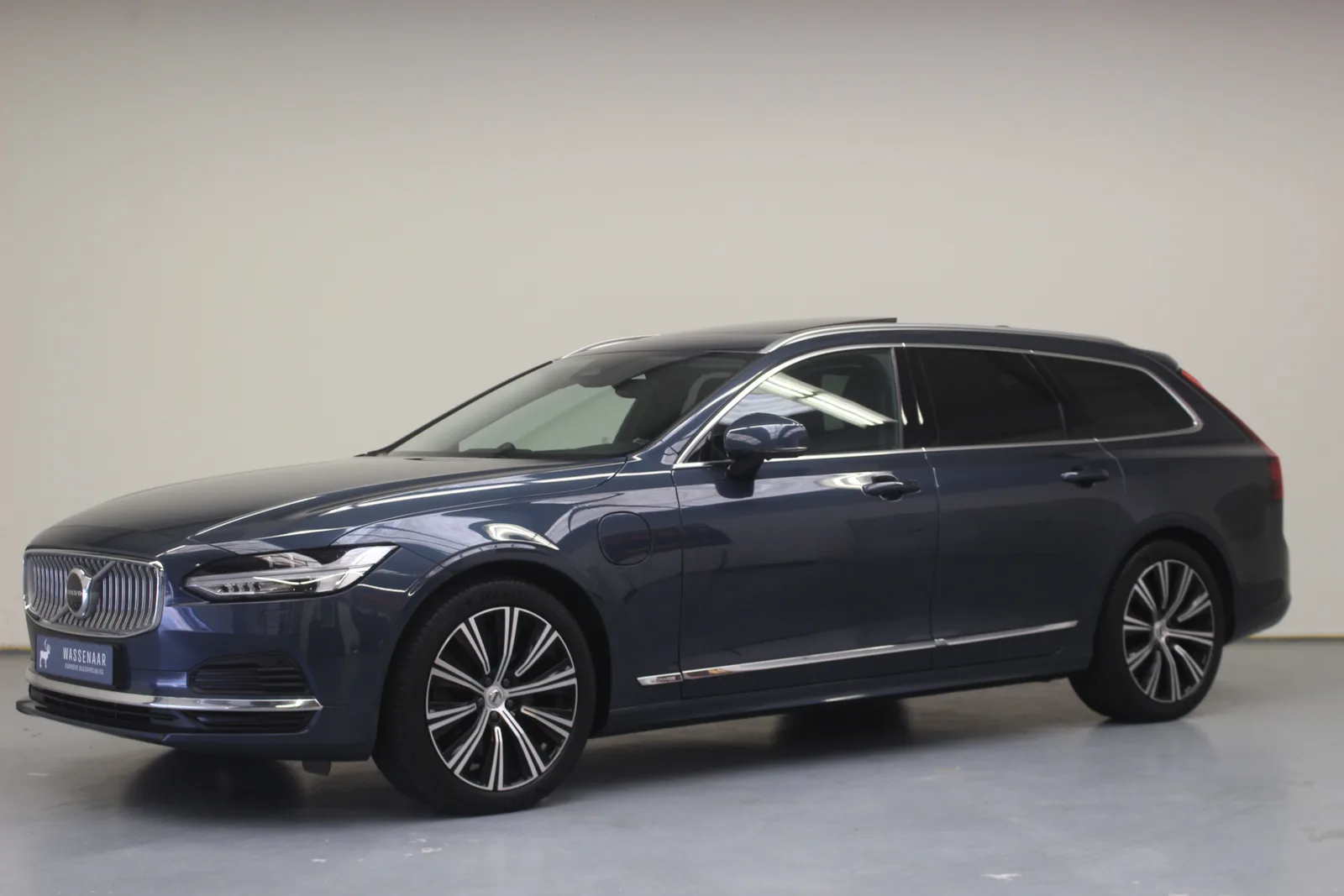 Volvo V90 (2023) — foto 1