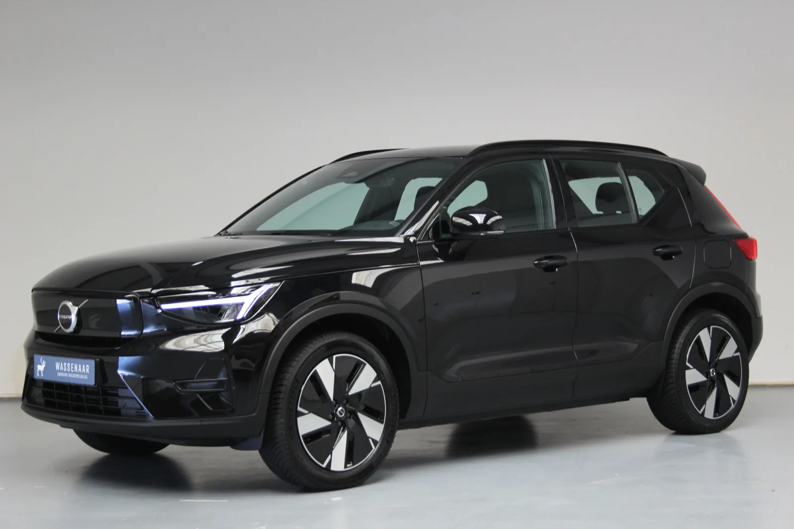 Volvo XC40 (2024) — foto 1