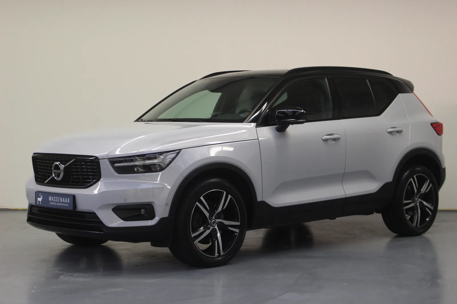 Volvo XC40 (2019) — foto 1