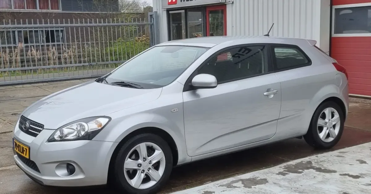 Kia Pro_cee'd (2010) — foto 1