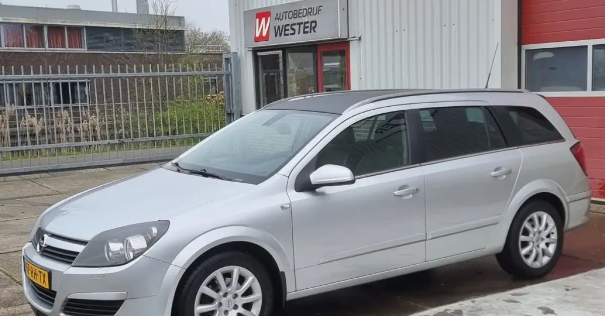Opel Astra (2005) — foto 1