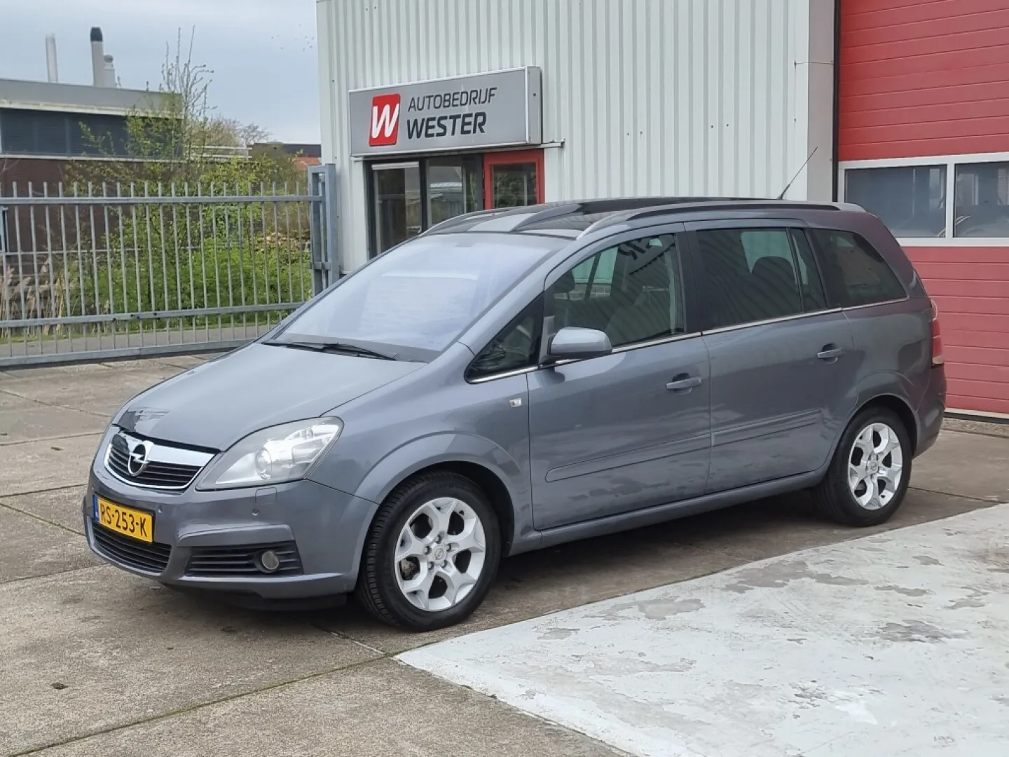 Opel Zafira (2005) — foto 1