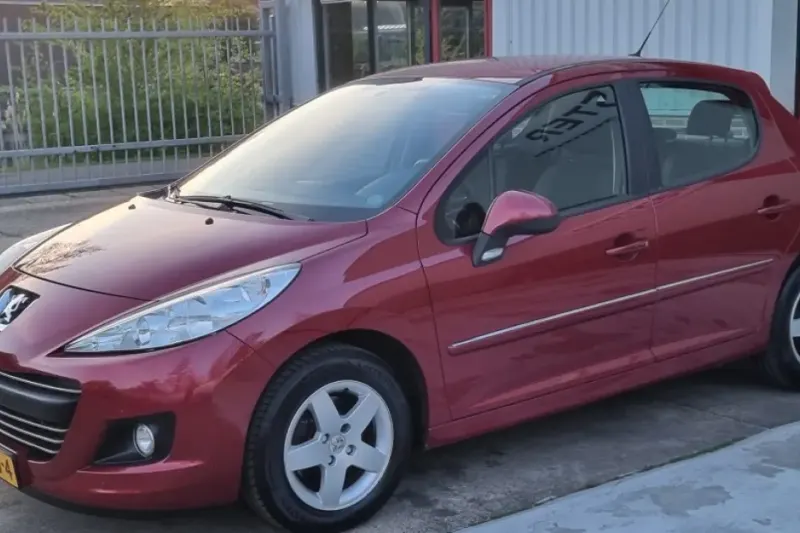 Peugeot 207 (2010)