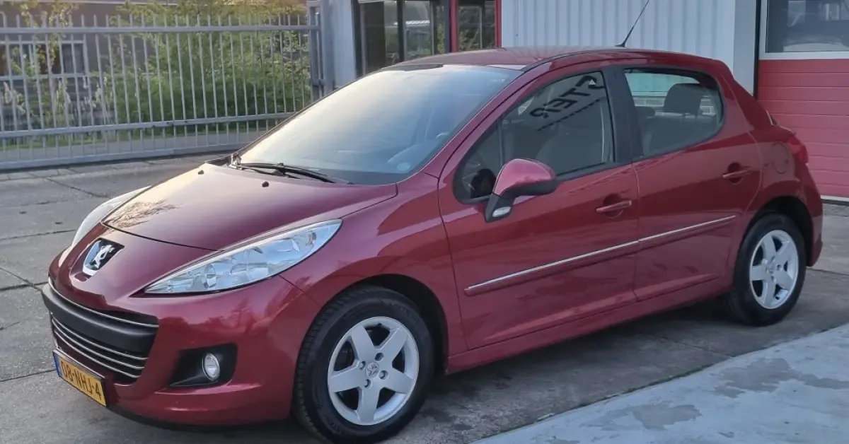 Peugeot 207 (2010) — foto 1