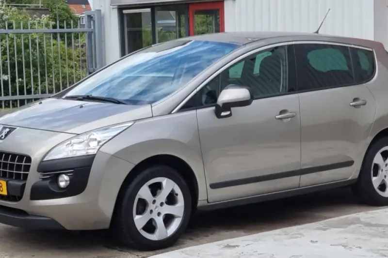 Peugeot 3008 (2012)